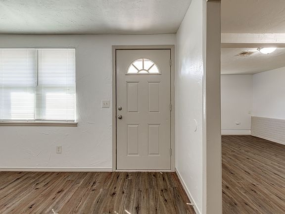 3rd image of 4005 Del Rd