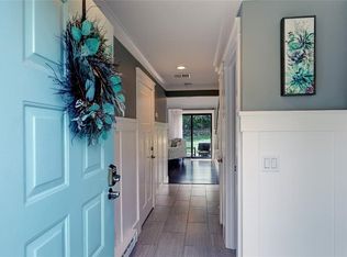 7 Fox Run Rd, Portsmouth, RI 02871