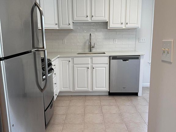 4th image of 48 Le Grande Ave APT 2