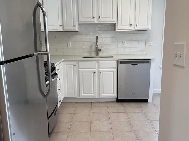 48 Le Grande Ave #2 — Photo 4