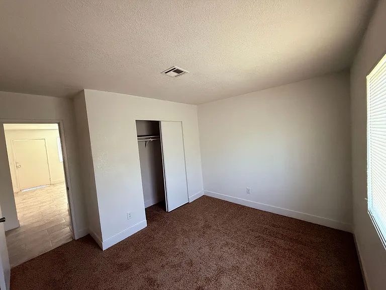2159 Belmont St — Photo 4