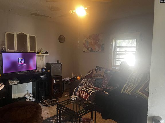 2nd image of 128 Bird St