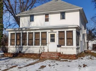 310 W Grant St, Ceylon, MN 56121