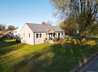 202 W 21st St, Newton, NC 28658