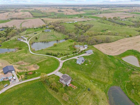 2242 288th Dr, Williamsburg, IA 52361