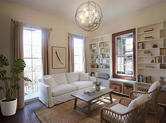 3rd image of 1701 Prytania St #2