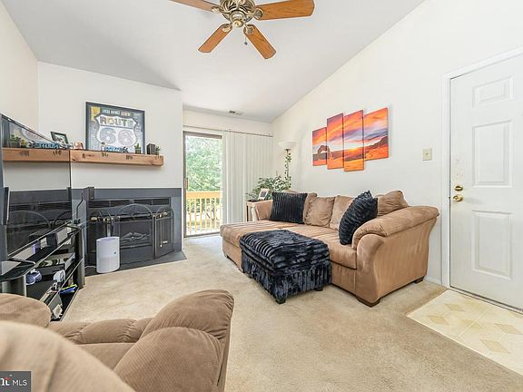 4th image of 132 Ashton Ct
