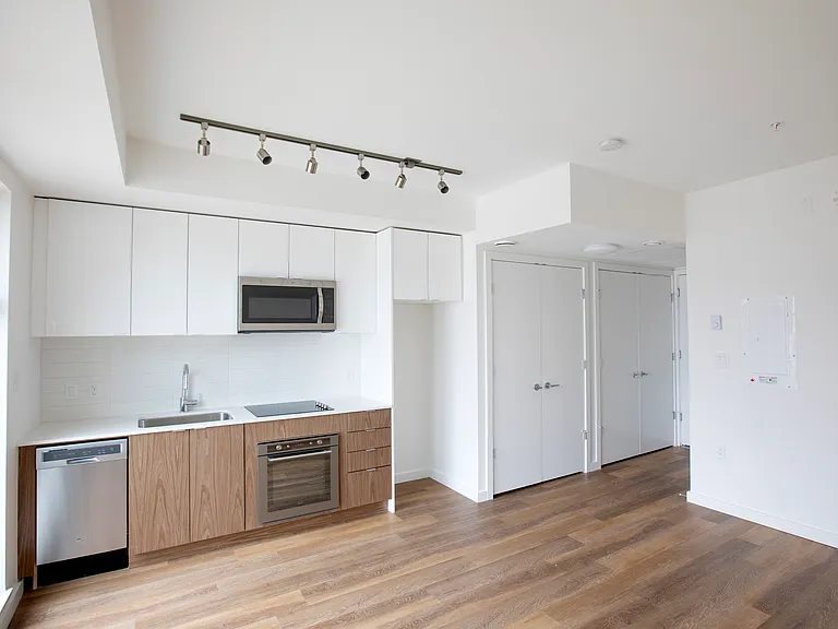 303 E Pender St — Photo 50