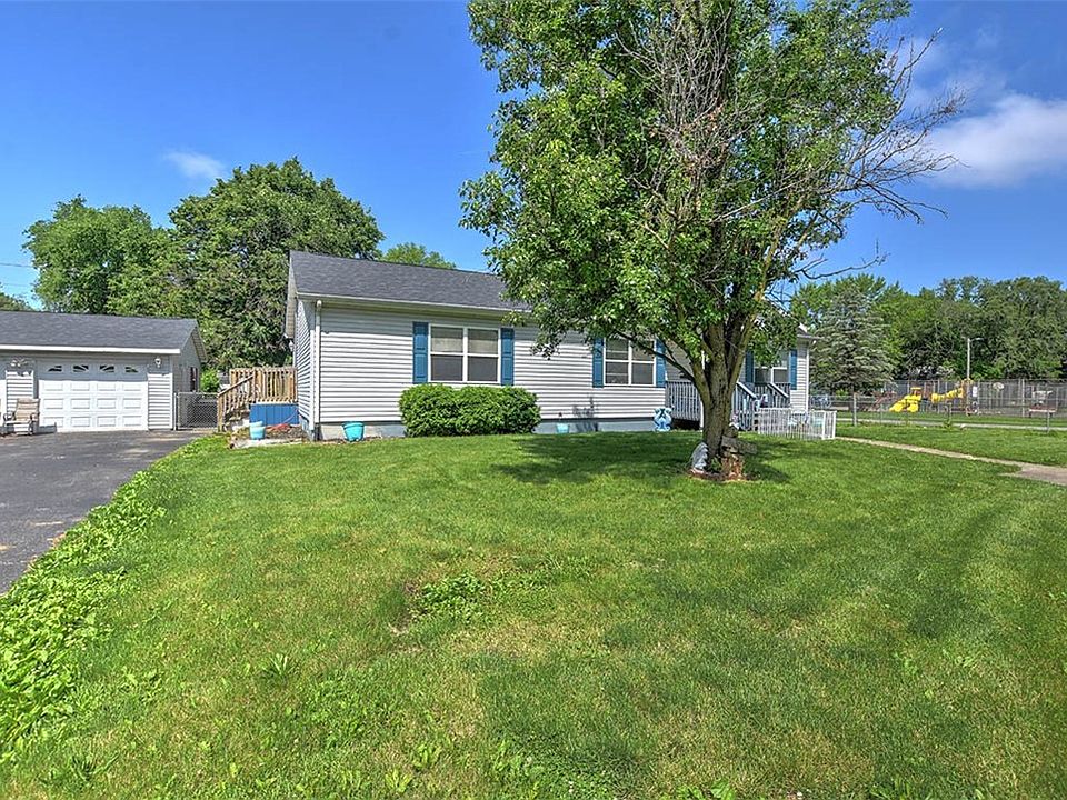 195 N Main St, Niantic, IL 62551 Zillow