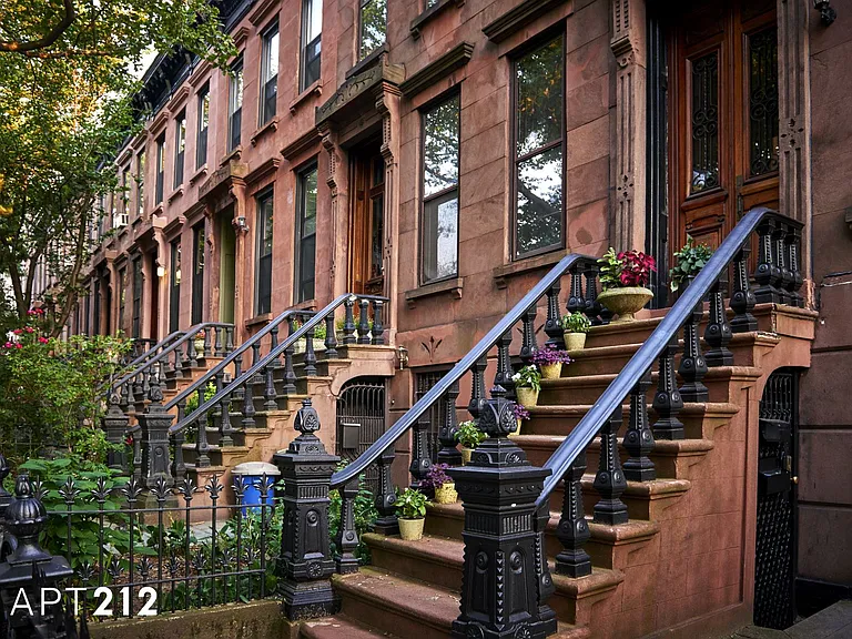 120 E 10th St #2 — Photo 9