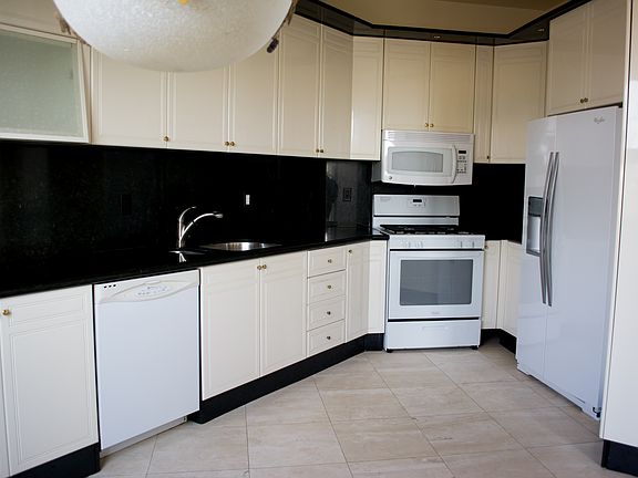 5th image of 1788 Bay Dr