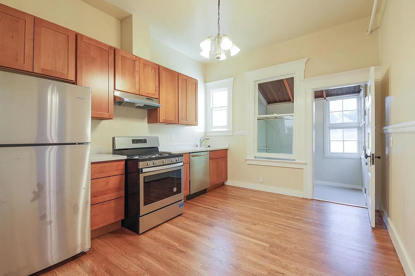 3 bed, 1100 sqft, $6,750 — Photo 4