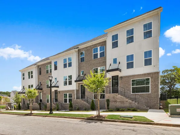 2582 Astaire Ct, Atlanta, GA 30318