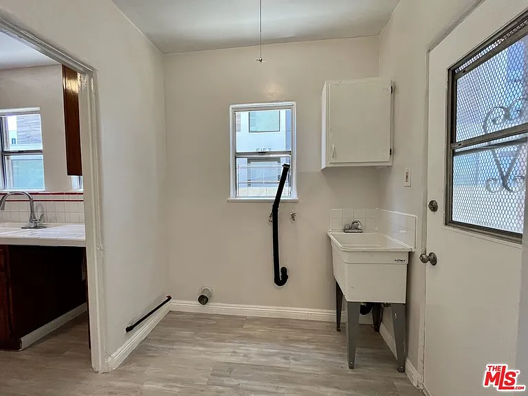 1807 S Redondo Blvd #LOWER — Photo 16