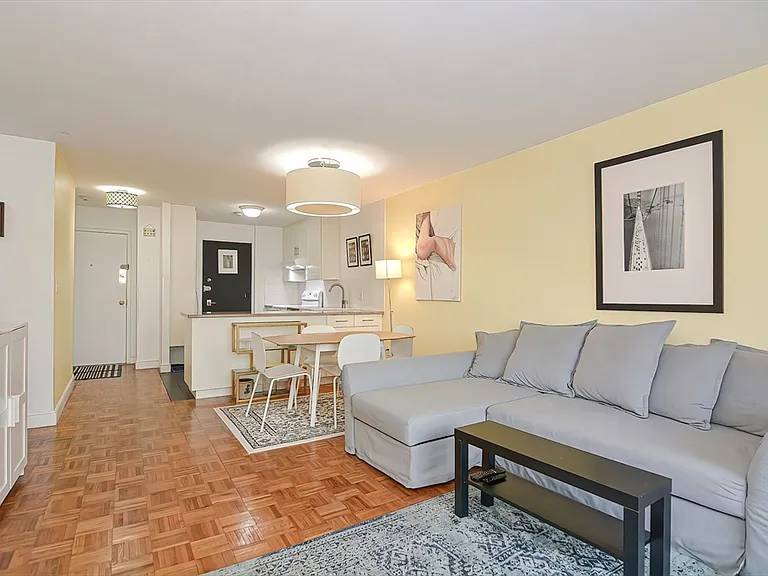 18 Pond St #7 — Photo 4