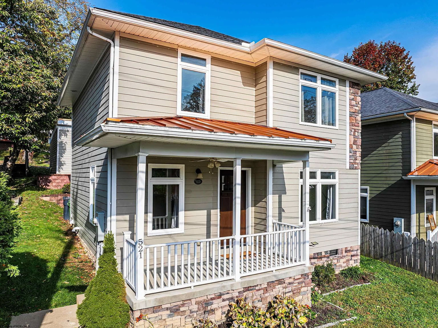 521 Grove St photo 1