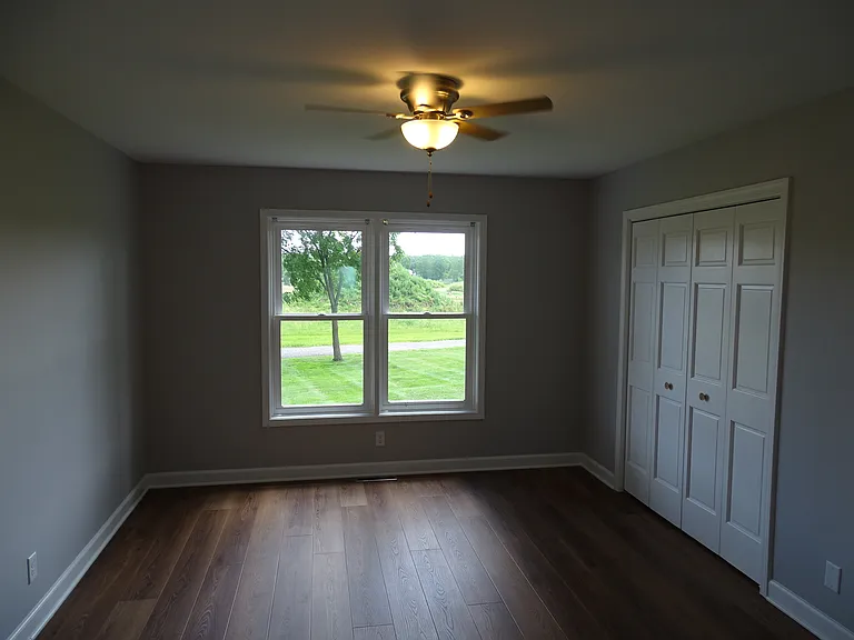 1061 Morthland Dr — Photo 23