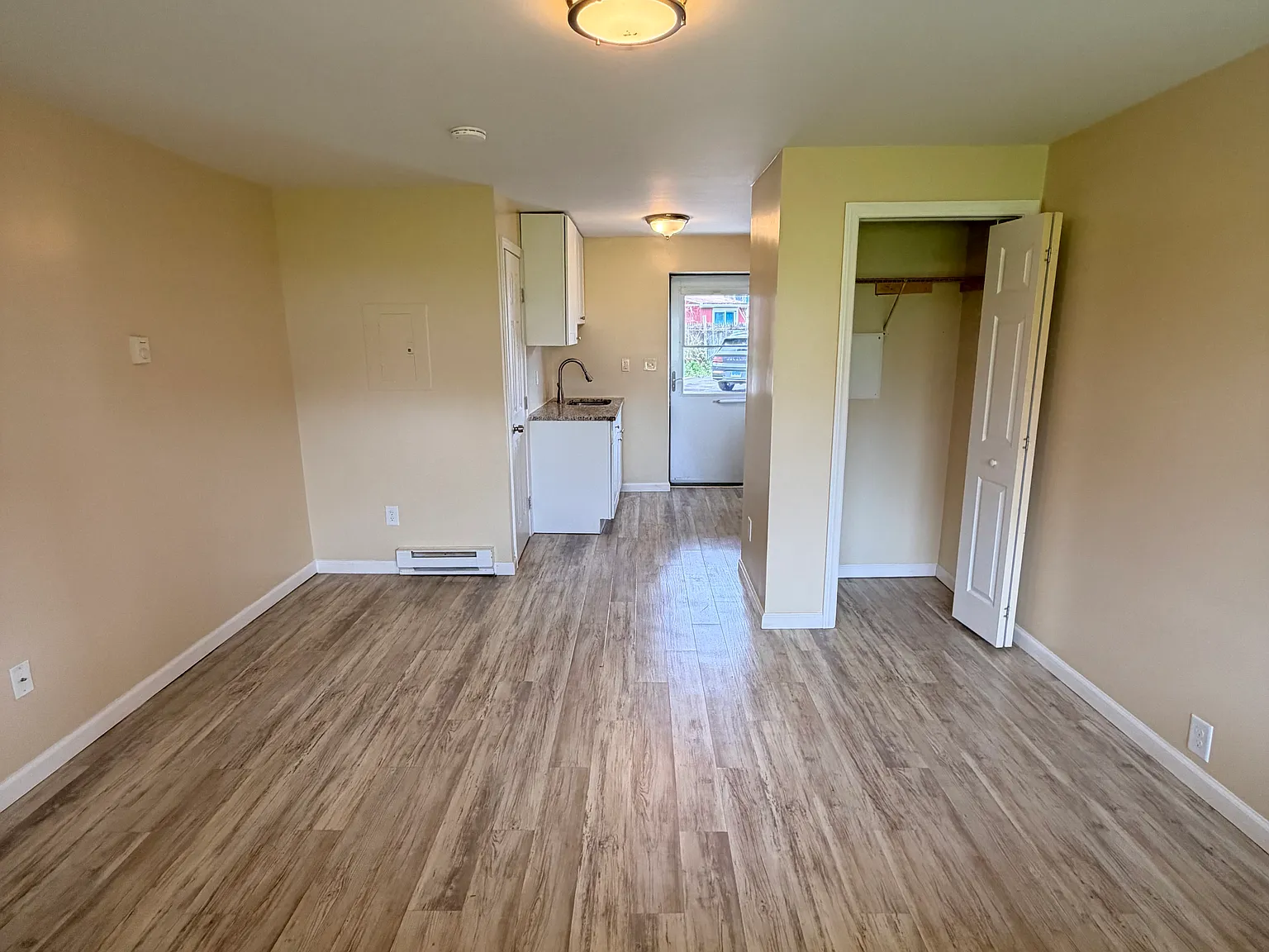 Studio, $1,350 — Photo 2