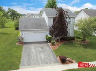 1271 E Fox Chase Dr, Round Lake Beach, IL
