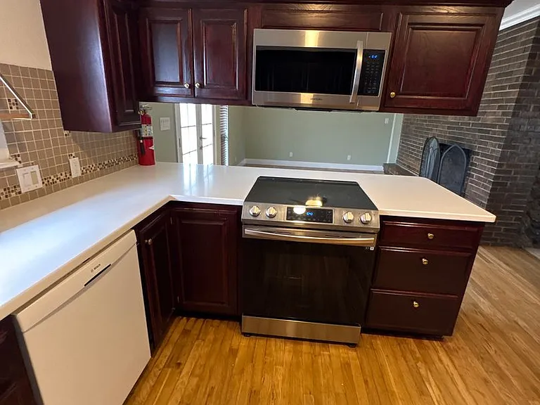 1317 Lexington Rd — Photo 35