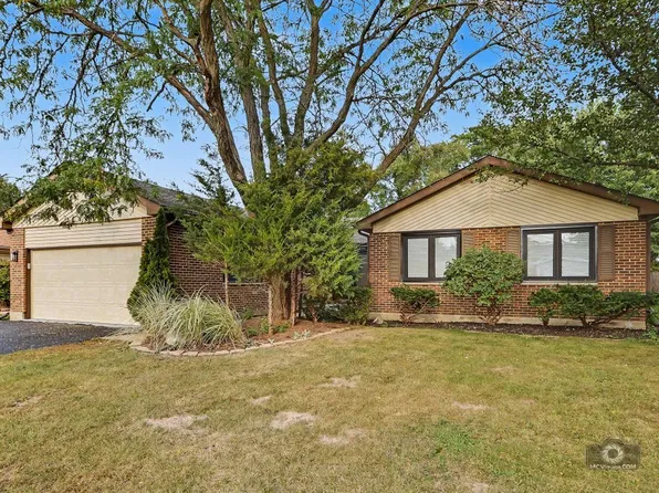 1424 Coral Reef Way, Lake Zurich, IL 60047