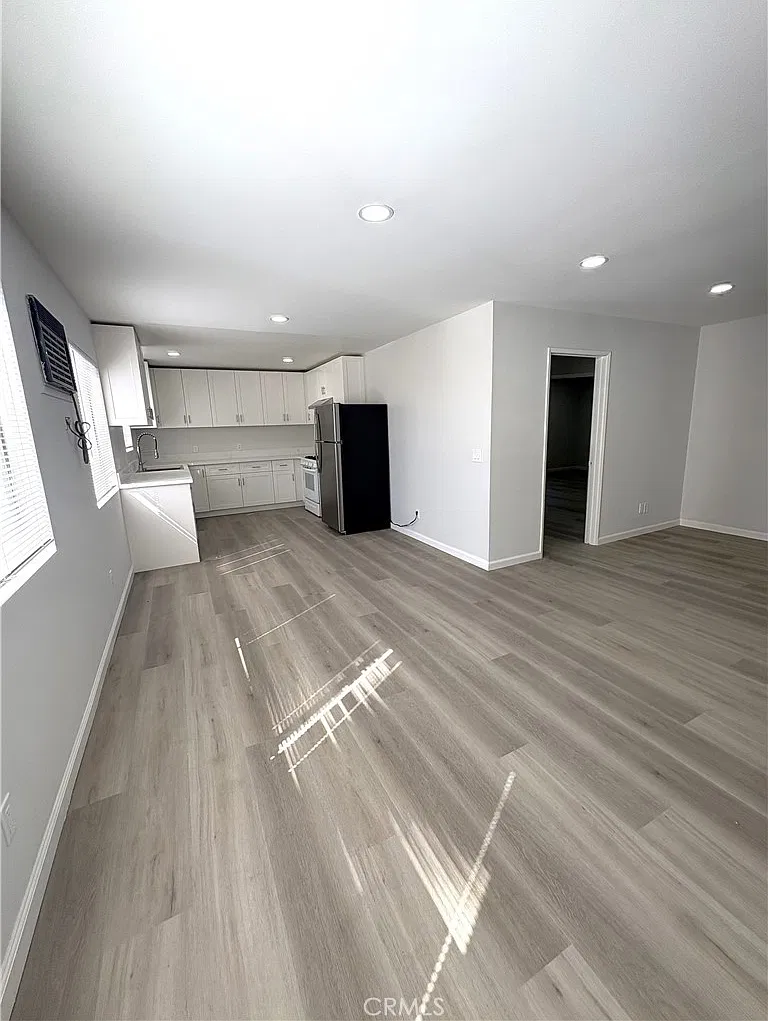 2 bed, 5004 sqft, $2,900 — Photo 4