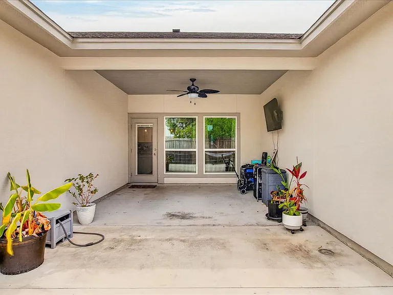 2445 Manuel Ln — Photo 47