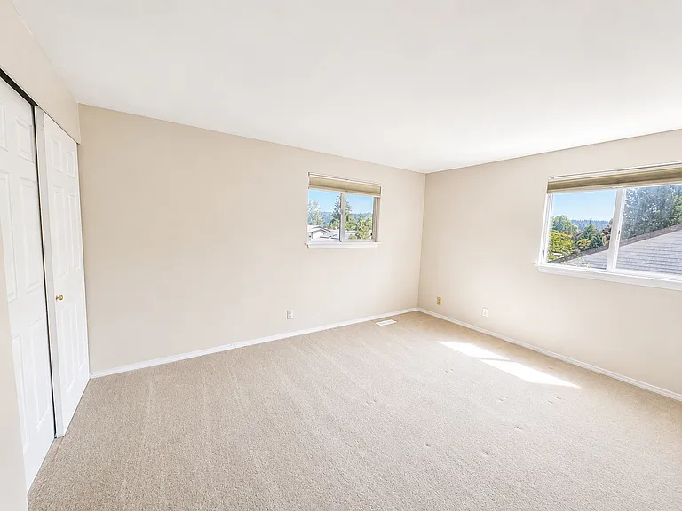 18905 SE 44th Way — Photo 15