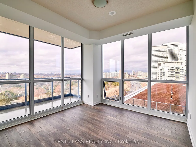 36 Manor Rd E #908 — Photo 7