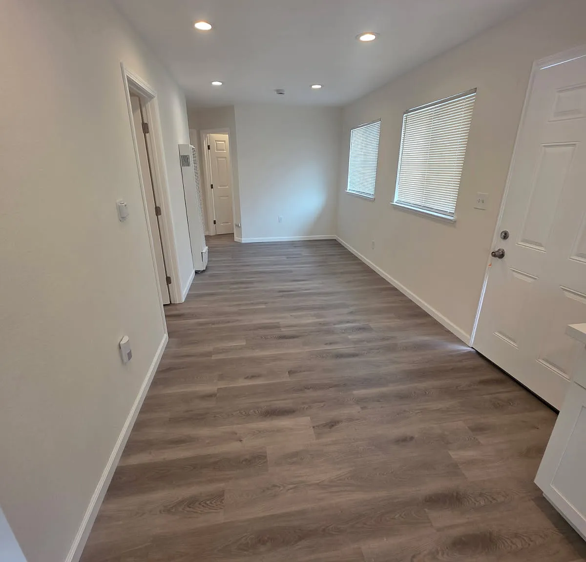 4 bed, 740 sqft, $2,200 — Photo 4