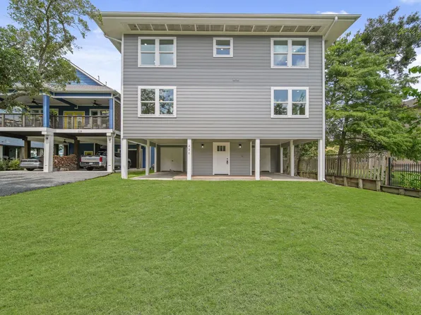 220 Pine Rd, Clear Lake Shores, TX 77565