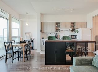 160 Vanderhoof Ave #1018, Toronto, ON M4G 0B7