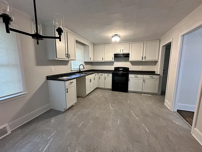 1300 Westwood St — Photo 6