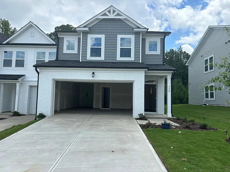 520 Barrington Row Ave — Photo 2