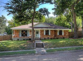 2320 Pinebluff Dr, Dallas, TX 75228