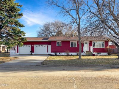 140 2nd St N, Carrington, ND, 58421