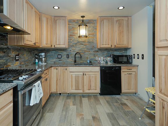 815 S Constantine-106