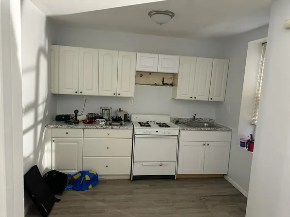 9 Vroom Street image 16 of 17