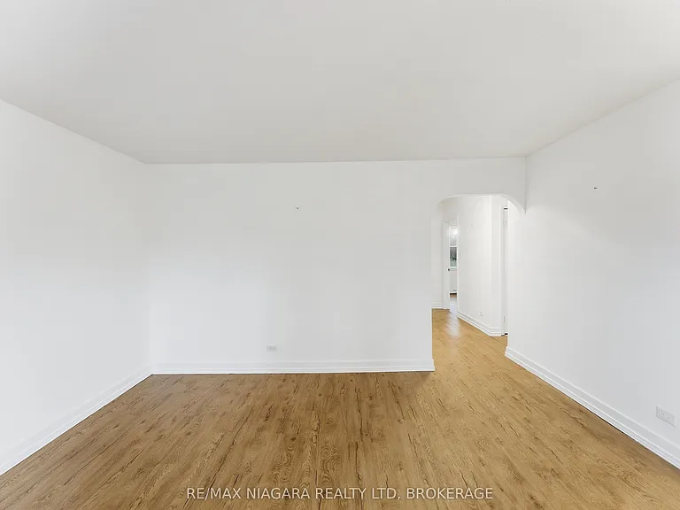 355 Bernard Ave — Photo 10
