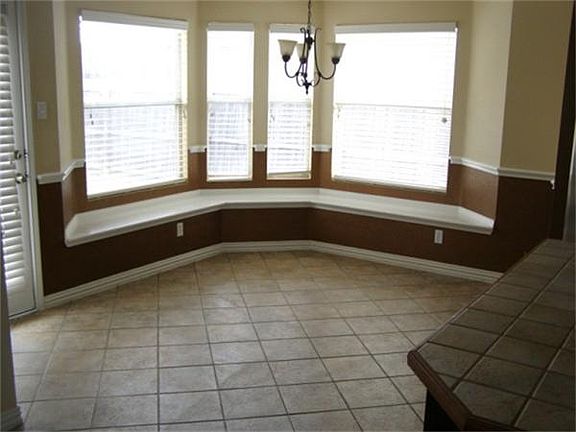 5th image of 3604 Viburnum Dr