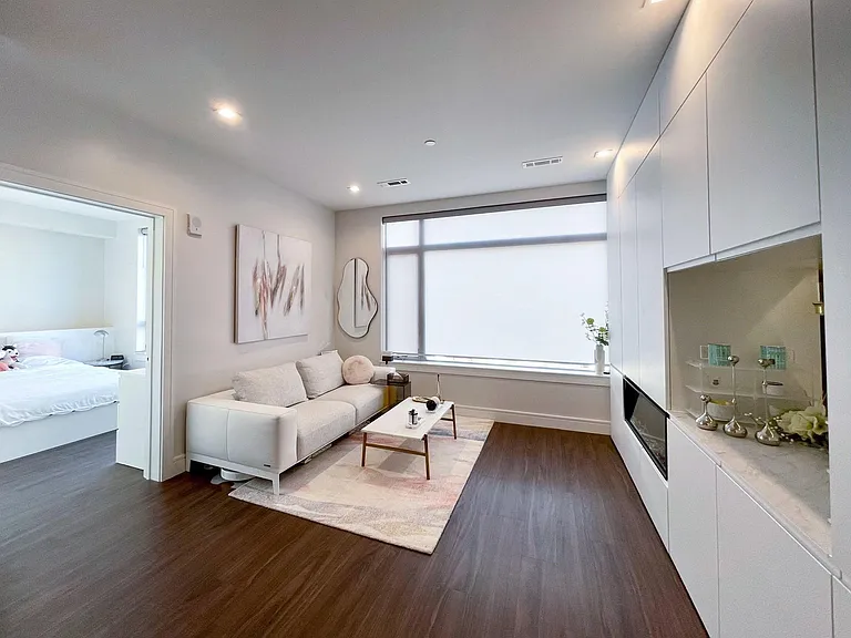 99 Sumner St #306 — Photo 4