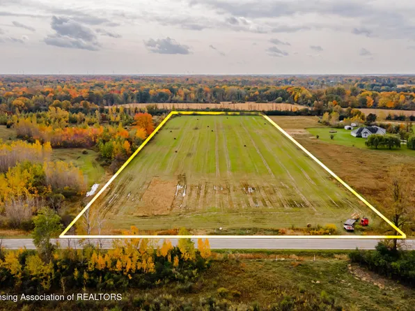 8220 E River Rd, Mount Pleasant, MI 48858