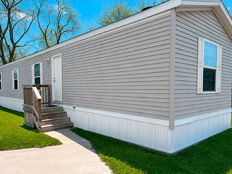 Silverstone Manufactured Home Community — Photo 5