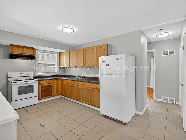 10201 Gourock Dr — Photo 5