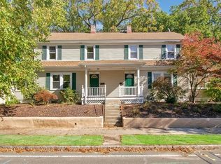 725 Dickinson St, Springfield, MA 01108