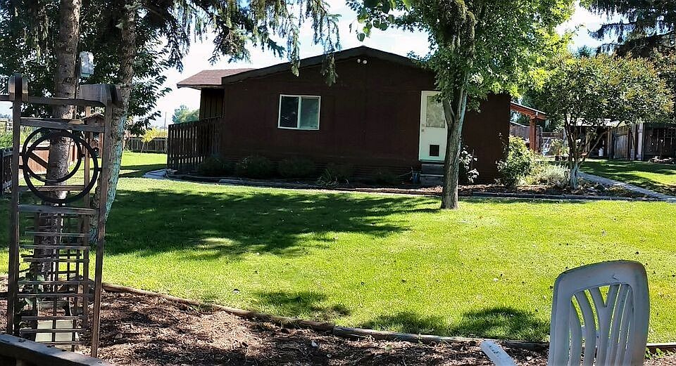 2nd image of 2113 Tjossem Rd