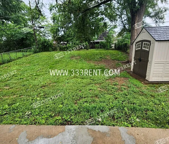 2550 S 51st St — Photo 11