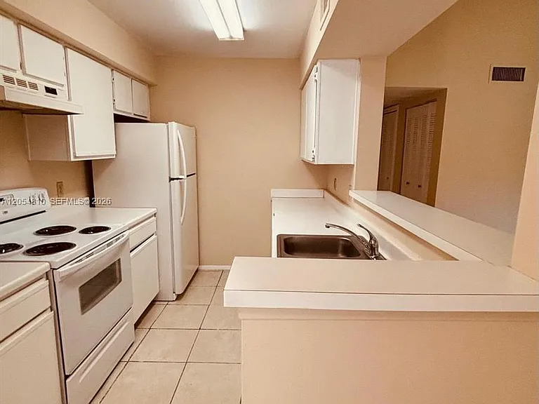 2607 NW 33rd St #2114 — Photo 5