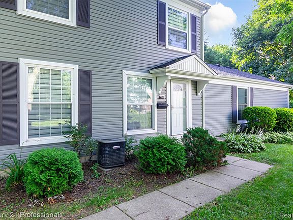 3rd image of 2650 Fenwick Ct