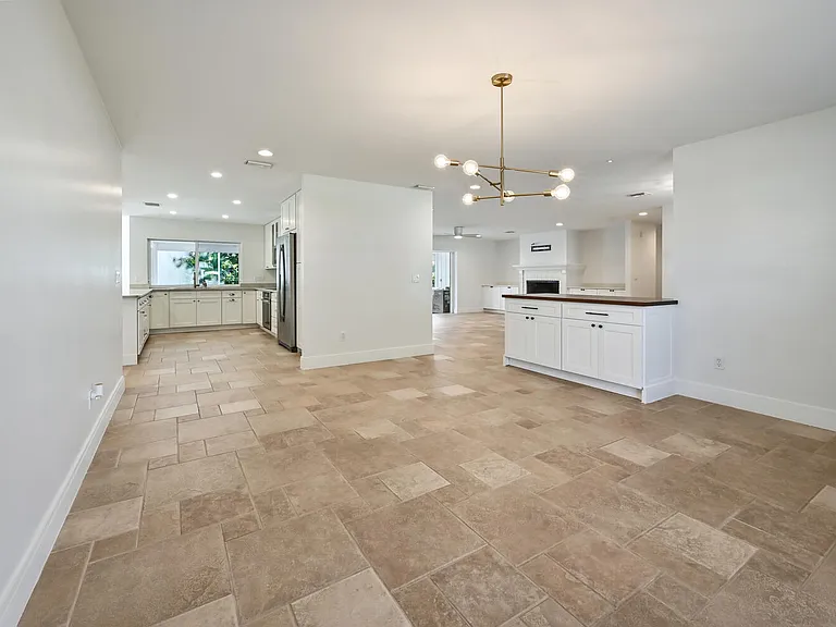 508 Devils Ln — Photo 9